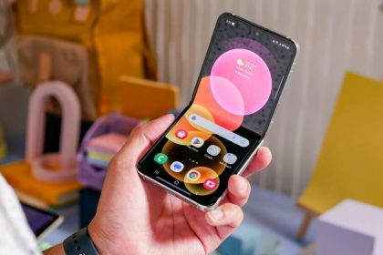 samsung-galaxy-z-flip-5-review-sleek,-smart-&-foldable